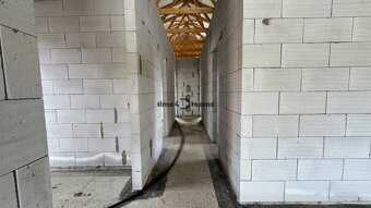 NA PREDAJ 4 izbový dom v obci Ladice - 11