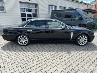 Jaguar XJ8 - 11