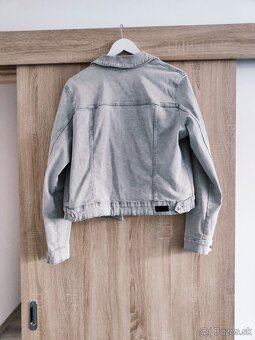 šaty, košeľa, mapové tričko, sveter, pončo, riflové bundy - 11