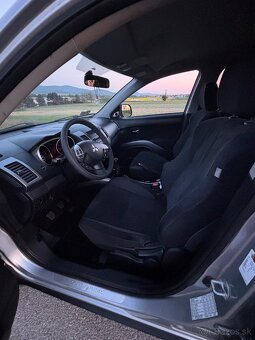 Mitsubishi Outlander 4x4 2.0 diesel 103 kw - 11