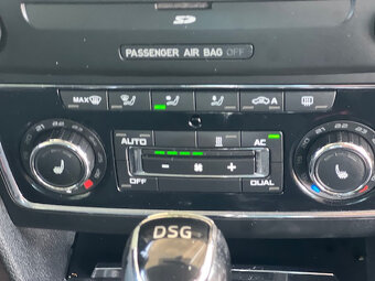 Škoda Superb Combi 2.0 TDI CR 140k Elegance DSG Automat - 11