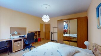 Tehlový 3 izbový byt na Rastislavovej, parkovanie - 11