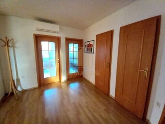 Prenájom krásny, výnimočný 4-izbový byt+balkón v peknom pros - 11