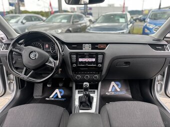 Škoda Octavia Combi 1.6 TDI 110k Style 4x4 - 11