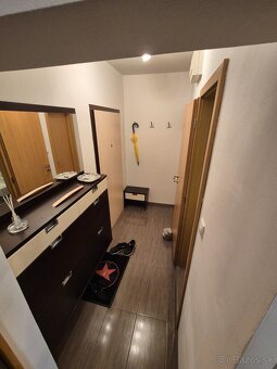 Prenajmeme 3 izb byt na Hrobákovej ulici - 11