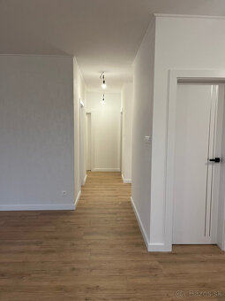 Predaj rodinných domov v obci Vrakúň - 11