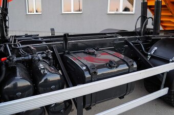 SCANIA P380 6X4 SKLÁPAČ / VYKLÁPAČ + HYDRAULICKÁ RUKA EURO4 - 11