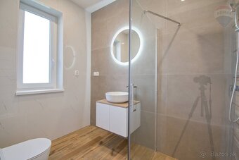 Na predaj: 4 izbový rodinný dom s garážou, pozemok 753m2, Vy - 11