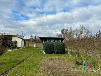 Exkluzívne na predaj  záhrada s chatkou v Bánovciach n/B - 11