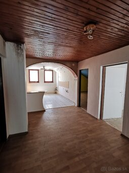 Veľkorysý dom Hosťovce - 11