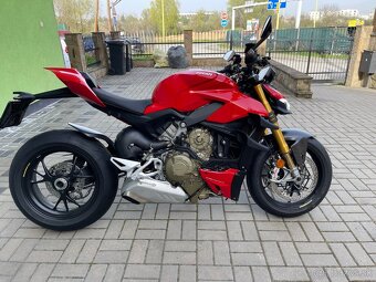 DUCATI Streetfighter V4S - 11