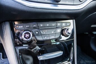 Opel Astra Sport Tourer ST 1.6 CDTI - 11