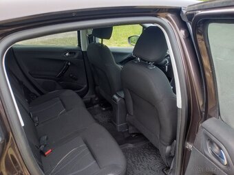 Peugeot 208 - 11