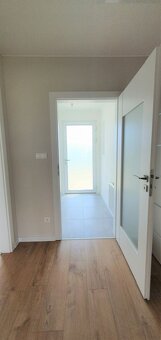 NA PREDAJ NOVOSTAVBA V ŽELIEZOVCIACH - 11