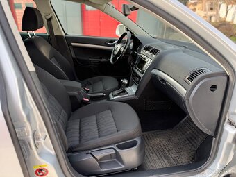 Škoda Octavia Combi 2.0 TDI Elegance DSG - 11