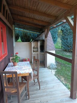 Udržiavaná záhrada s chatkou nad Bagroviskom – 448 m² - 11