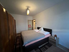 REZERVOVANÉ: Slnečný 2-izbový byt s balkónom na ulici Obranc - 11