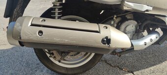 Maxiskúter Kymco Xciting 250 - 11