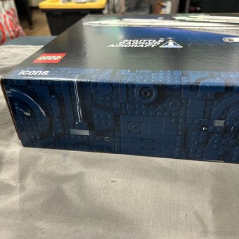 Nové LEGO Iconsb10360 Letadlo pro přepravu raketoplánů - 11