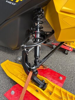 Ski Doo Summit Neo+ 600 EFI 146" 2 roky záruka - 11