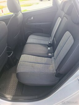 Kia Venga 1.4 G4FA benzín - 11
