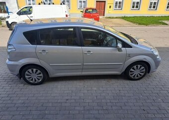 Toyota Corolla Verso 2,0 D4-D Terra Base SFX 16 nafta - 11