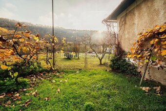 PREDAJ: Rodinný dom so záhradou, hospodárskymi stavbami a pô - 11