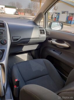Toyota Auris 1.4D - 11