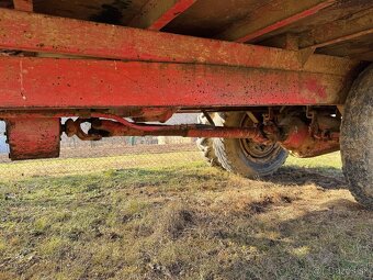 Vyklápacia Vlecka s pohonom za traktor - 11