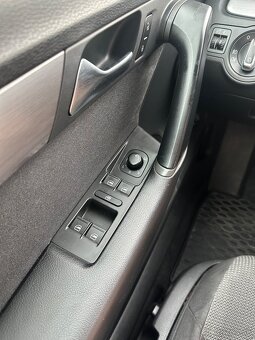 Volkswagen Passat B7 2.0 TDI DSG - 11
