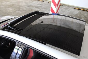 Volkswagen Golf 2.0 TSI 300k GTI Clubsport DSG - 11