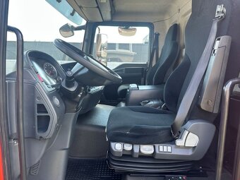 MAN TGM 18.290 se shrnovací plachtou a čelem - 11