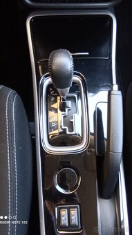 MITSUBISHI  OUTLANDER  2,0   MIVEC  2WD CVT   5M - 11