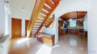 Rodinný dom na samote s pozemkom 4676 m2 11 km od Púchova - 11