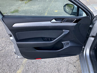 Volkswagen Passat Variant 2.0 TDI EVO Business DSG - 11
