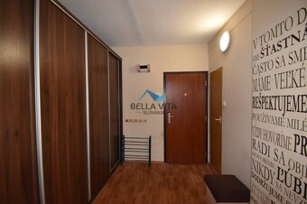 EXKLUZÍVNE Priestranný 2-izbový byt s balkónom v centre Gala - 11