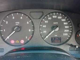 Opel Astra sedan 1.6. benzín - 11