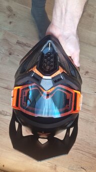 Prilba Axo Oakley - 11