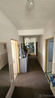 Predáme rodinný dom s pekným pozemkom v Kamenici nad Hronom. - 11