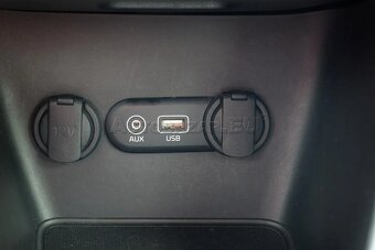 KIA Cee’d Sporty Wagon Combi 66kw Manuál - 11