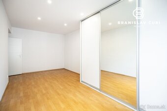 REZERVOVANÉ - Priestranný 4-izbový byt v centre Košíc na Kom - 11