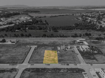 Na predaj nadštandardný stavebný pozemok vo vyhľadávanej lok - 11