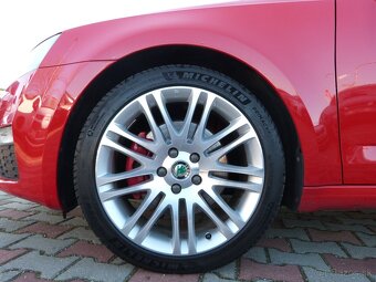 Škoda Octavia Combi 2.0 TDI DPF RS - 11