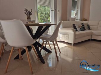 ☀NOVALJA (HR) - 2-izbový byt 45 m2 na prízemí so záhradou - 11