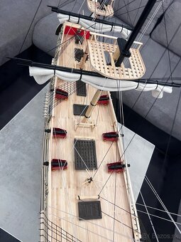 Dreveny model plachetnice. - 11