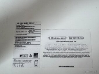 MacBook Air M2 13.6 8GB 256GB SSD disk - 11