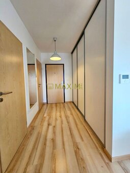 Ponúkame na predaj priestranný 2-izbový byt na Martinčekovej - 11