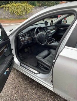 BMW 750i - 11