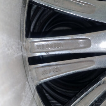 Hliníkové Škoda disky 5x112 R19 8J ET44 - 11