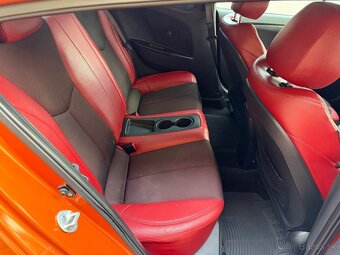 Hyundai Veloster 1.6 GDI - 11